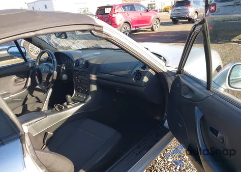 1999 Mazda Mx-5 Miata Leather Pkg/Popular Equipment Pkg/Sports Pkg/Touring Pkg z USA, uszkodzony, nr VIN JM1NB3536X0132520